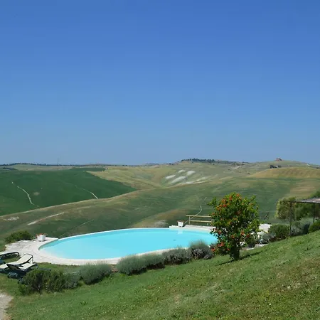 With Beautiful View In The Crete Senesi 公寓